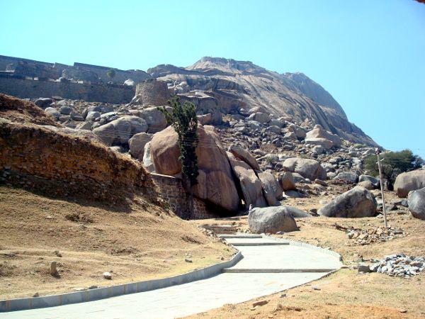View of Madhugiri Hill/Madhugiri Fort
