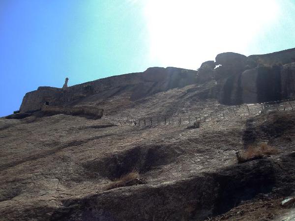 Final climb at Madhugiri Hills / Madhugiri Fort